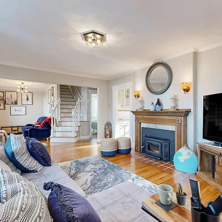 Villa Urban Oasis In Newton